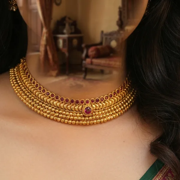Copper_Base_With_Gold_Plated_Rajmohini_Antique_Necklace
