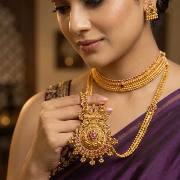 Copper_Base_With_Gold_Plated_Rantsakhi_Antique_Necklace_Set