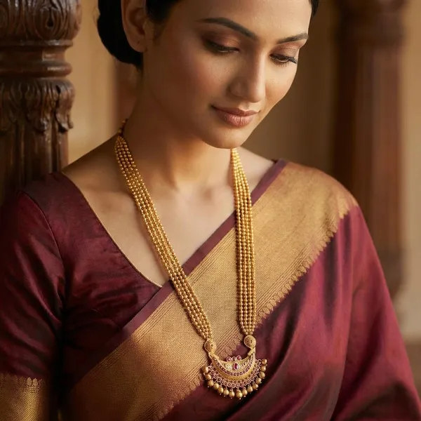 Copper_Base_With_Gold_Plated_Swarnaragi_Kolhapuri_Thushi