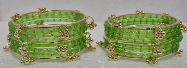 Kashmiri_Ghungharoo_Glass_Bangle_For_Women_And_Girls_Set_of_18_Bangle