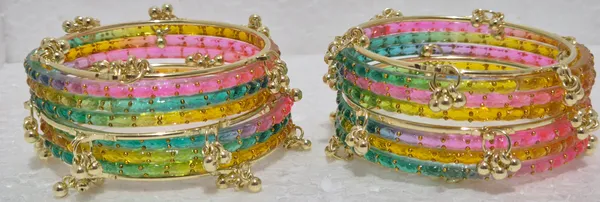 Kashmiri_Ghungharoo_Glass_Bangle_For_Women_And_Girls_Set_of_18_Bangle