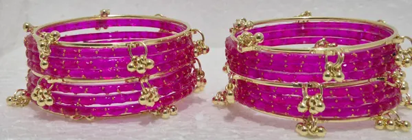 Kashmiri_Ghungharoo_Glass_Bangle_For_Women_And_Girls_Set_of_18_Bangle