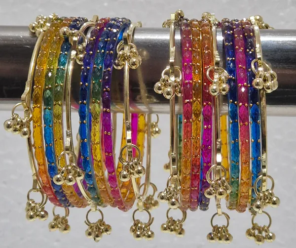 Kashmiri_Ghungharoo_Glass_Bangle_For_Women_And_Girls_Set_of_18_Bangle