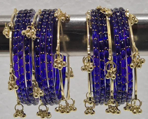 Kashmiri_Ghungharoo_Glass_Bangle_For_Women_And_Girls_Set_of_18_Bangle