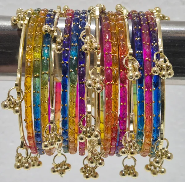 Kashmiri_Ghungharoo_Glass_Bangle_For_Women_And_Girls_Set_of_18_Bangle