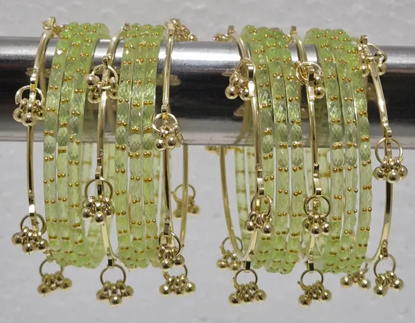 Kashmiri_Ghungharoo_Glass_Bangle_For_Women_And_Girls_Set_of_18_Bangle