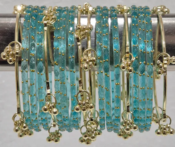 Kashmiri_Ghungharoo_Glass_Bangle_For_Women_And_Girls_Set_of_18_Bangle