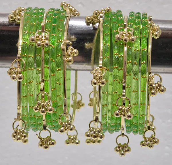 Kashmiri_Ghungharoo_Glass_Bangle_For_Women_And_Girls_Set_of_18_Bangle