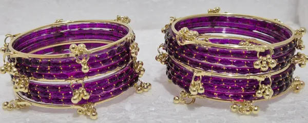 Kashmiri_Ghungharoo_Glass_Bangle_For_Women_And_Girls_Set_of_18_Bangle