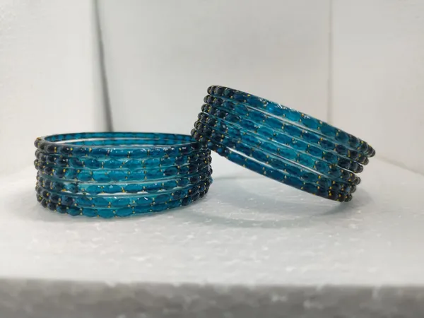 Rain_Drop_Glass_Bangles_Set_For_Women_And_Girls_|_Light_Weight_Bangles_|_Traditional_Transparent_Fancy_Glass_Chudi_Set_for_Wedding,_Party_(12_Bangles)