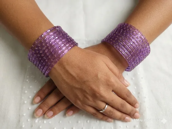 Rain_Drop_Glass_Bangles_Set_For_Women_And_Girls_|_Light_Weight_Bangles_|_Traditional_Transparent_Fancy_Glass_Chudi_Set_for_Wedding,_Party_(12_Bangles)