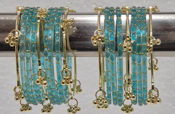 Kashmiri_Ghungharoo_Glass_Bangle_For_Women_And_Girls_Set_of_18_Bangle