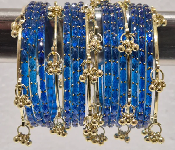Kashmiri_Ghungharoo_Glass_Bangle_For_Women_And_Girls_Set_of_18_Bangle