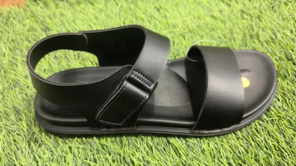 Black_Urban_Leather_Anti-Skid_Sandals_For_Men
