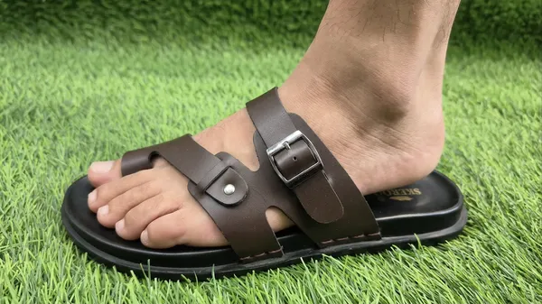 Brown_Urban_Leather_Anti-Skid_Sandals_For_Men