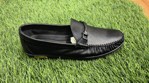 Black_Urban_Leather_Anti-Skid_Loafers_For_Men