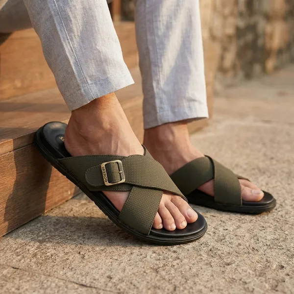 Green_And_Black_Urban_Leather_Anti-Skid_Sandals_For_Men