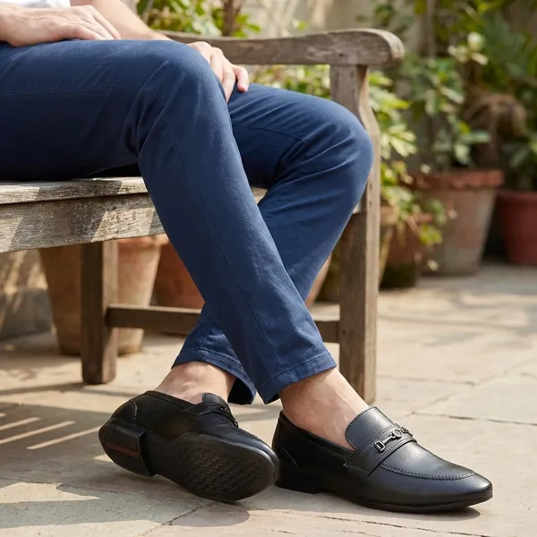 Black_Urban_Leather_Anti-Skid_Loafers_For_Men