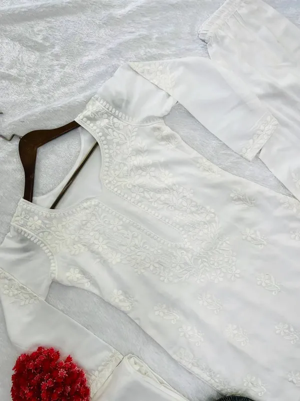 White_Cotton_Kurti_Set_For_Women