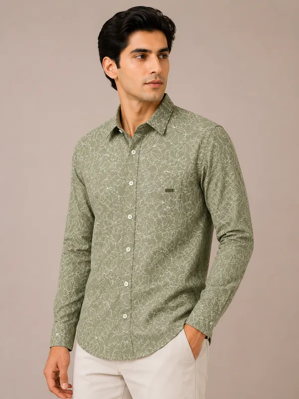 VRUGO_Men's_Sage_Green_Floral_Print_Full_Sleeve_Casual_Shirt