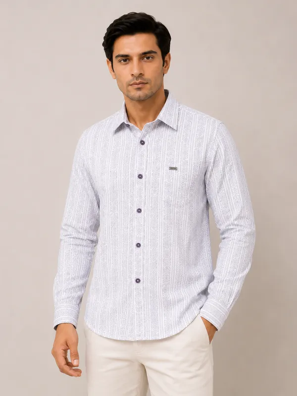 VRUGO_Men's_White_Geometric_Printed_Full_Sleeve_Casual_Shirt