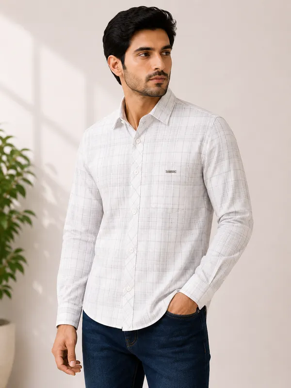 VRUGO_Men's_White_Checked_Full_Sleeve_Casual_Shirt