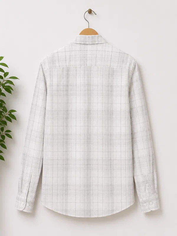 VRUGO_Men's_White_Checked_Full_Sleeve_Casual_Shirt