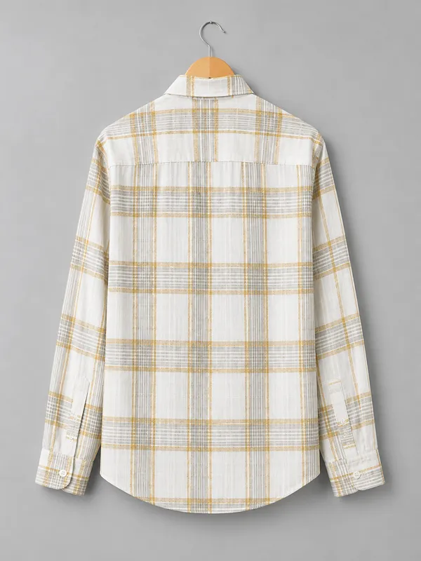 VRUGO_Men's_White_&_Mustard_Checked_Full_Sleeve_Casual_Shirt