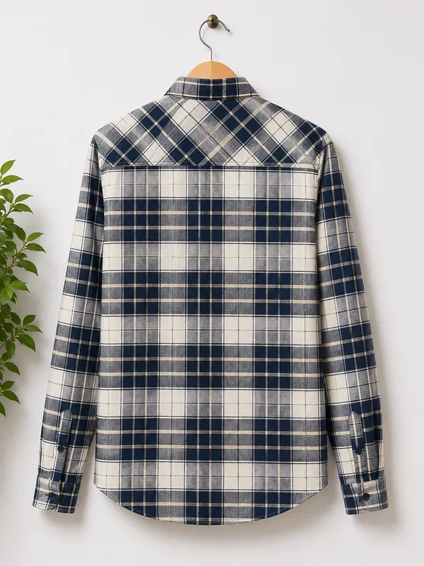 VRUGO_Men's_Navy_Blue_&_Cream_Checked_Full_Sleeve_Casual_Shirt