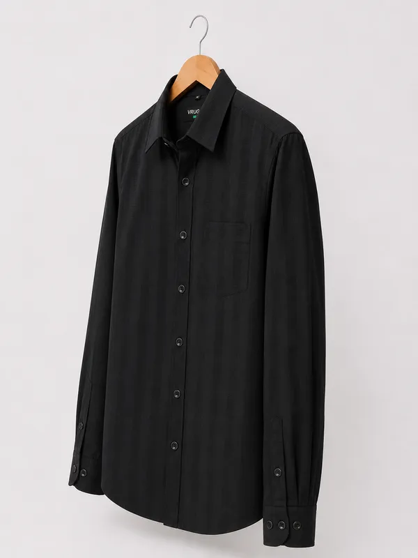 VRUGO_Men's_Premium_Black_Textured_Full_Sleeve_Shirt_|_Regular_Fit_Formal_&_Party_Wear_Shirt
