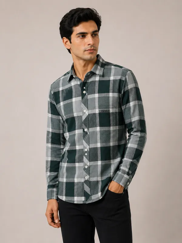 VRUGO_Men's_Green_&_Grey_Checked_Full_Sleeve_Casual_Shirt