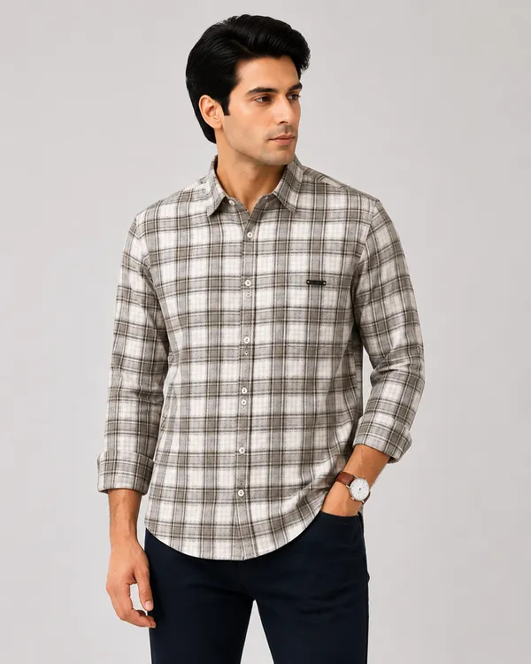 VRUGO_Men's_White_&_Grey_Checked_Full_Sleeve_Casual_Shirt