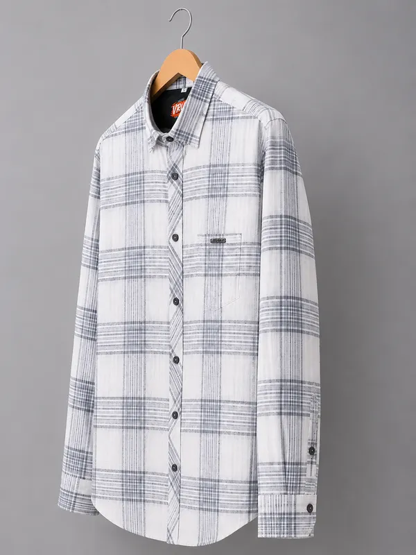 VRUGO_Men's_White_&_Grey_Checked_Full_Sleeve_Casual_Shirt