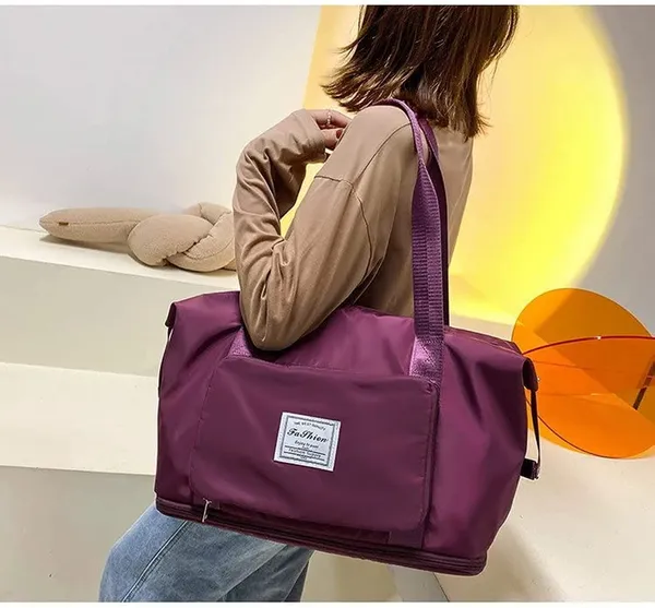 Wine_Nylon_Travel_Duffel_Bag_For_Men_And_Women