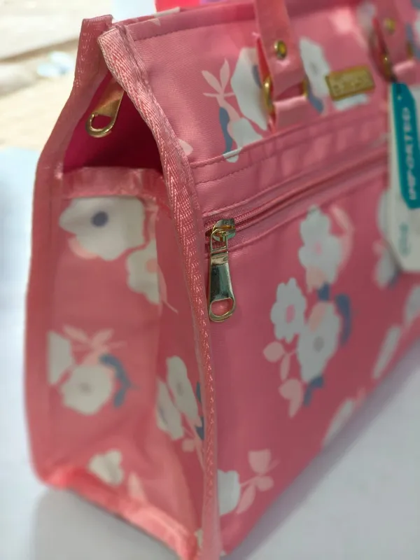 Dainty_Floral_Tote_Bags_Premium_waterproof_material_cushioned_inner_lining_designed_to_ensure_weight_effortlessly