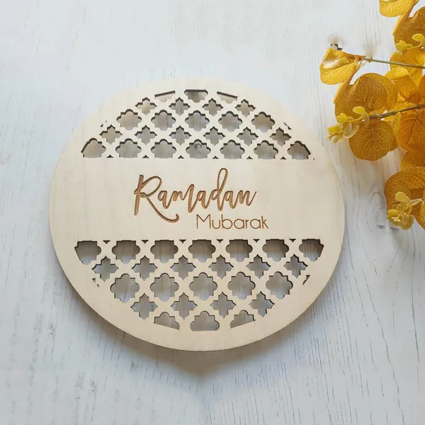 Beige_Wooden_Ramadan_Mubarak_Hanging_Sign_Diy_Ramadan_Decor_Diy_And_Craft