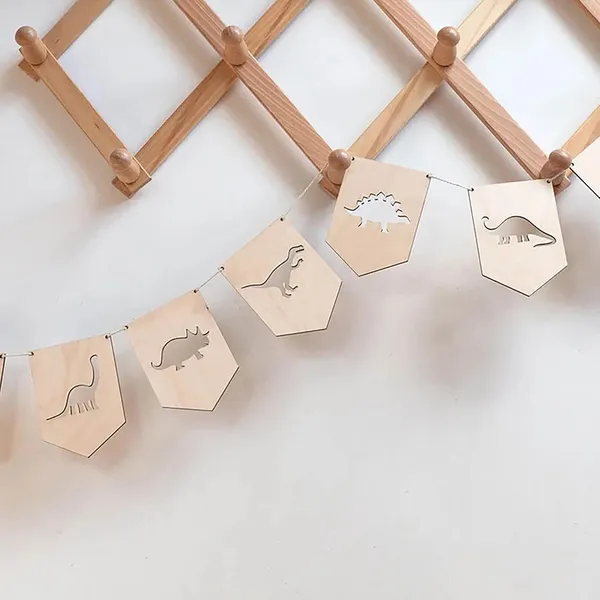 Beige_Dinosaur_Wooden_Garland_Baby