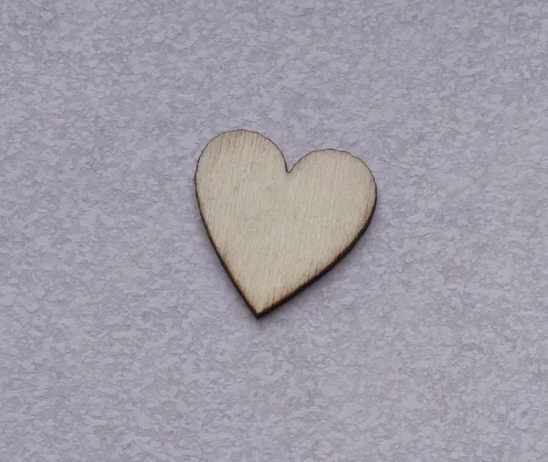 Beige_Cliths_Heart_Shape_Wooden_Slices_Unfinished_Blank_Wood_Decoration_Baby