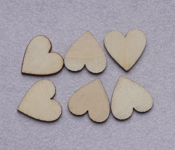 Beige_Cliths_Heart_Shape_Wooden_Slices_Unfinished_Blank_Wood_Decoration_Baby