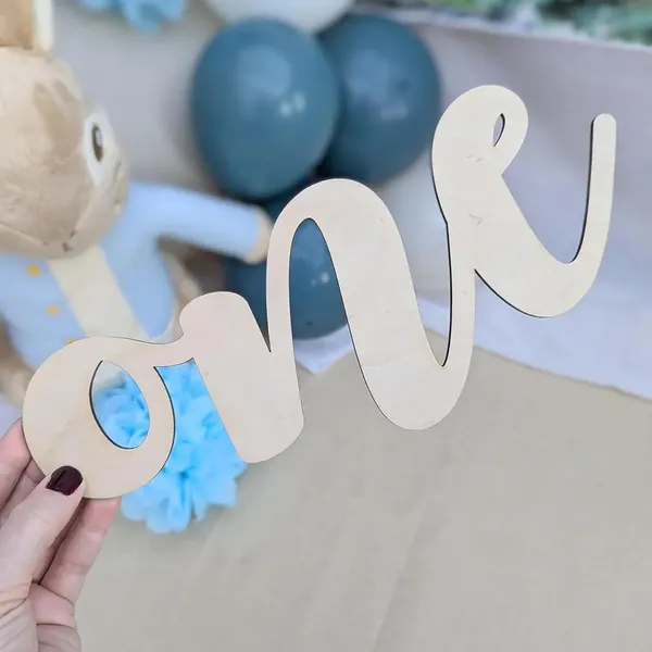 Beige_Wooden_Number_One_Sign_Baby_Photo_Prop_Baby