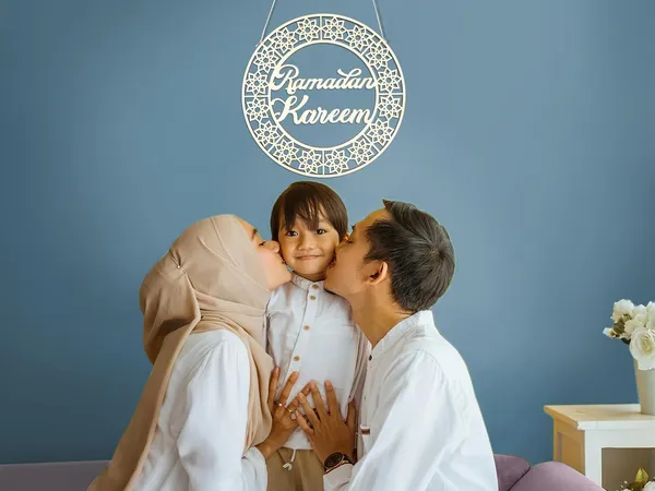 Beige_Wooden_Ramadan_Wreath_Kids