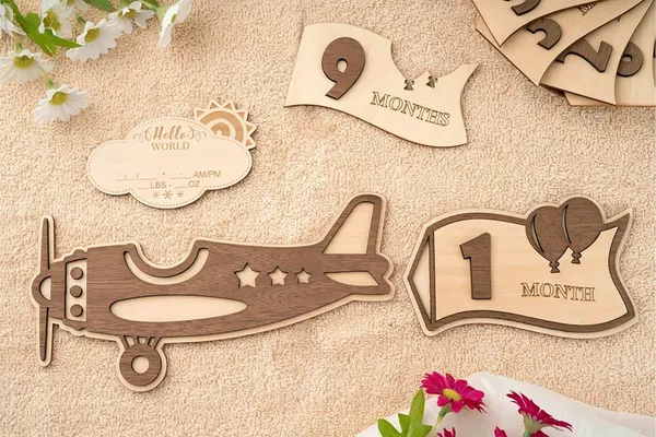 Beige_Baby_Monthly_Milestone_Airplane_Growth_Chart_Baby