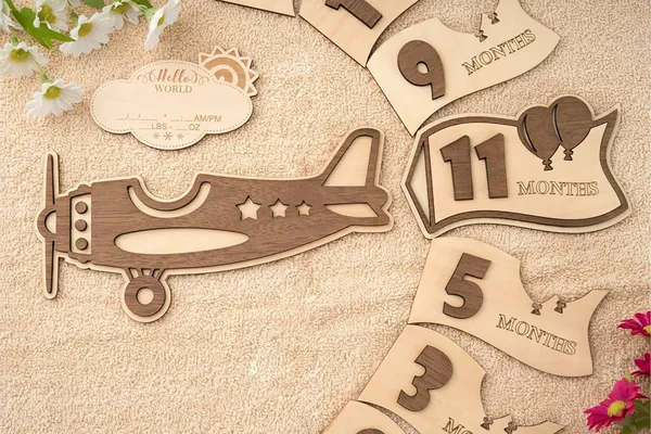Beige_Baby_Monthly_Milestone_Airplane_Growth_Chart_Baby