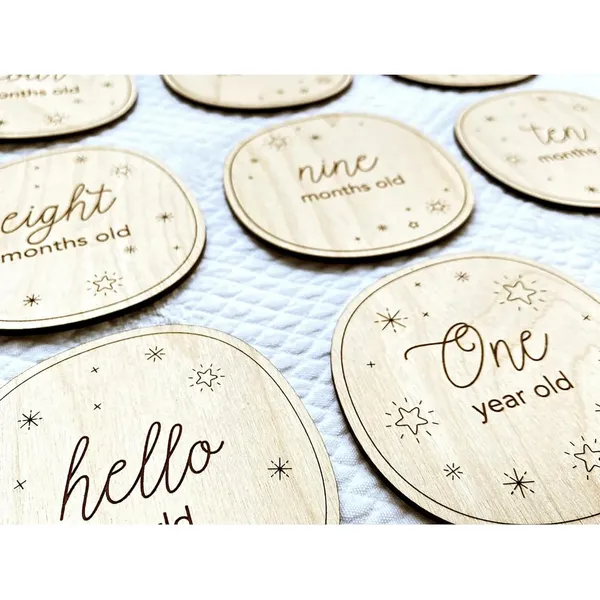 Beige_Baby_Monthly_Milestones_Set_Baby