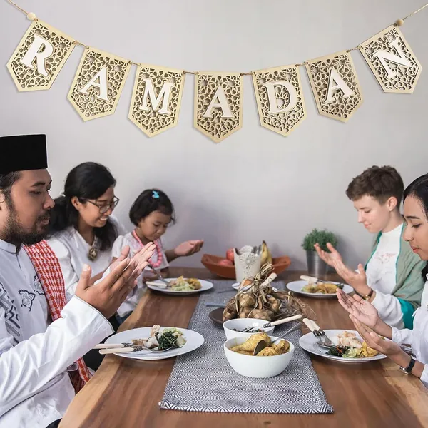Beige_Ramadan_Wooden_Banner_Home_Decor