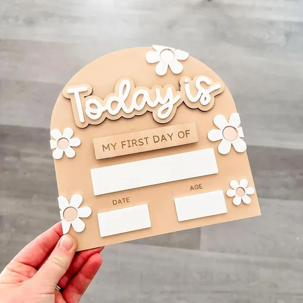 Beige_First_Day_School_Board_Reusable_Back_To_School_Photo_Prop_Personalized_First_Day_Of_School_Sign_Kids