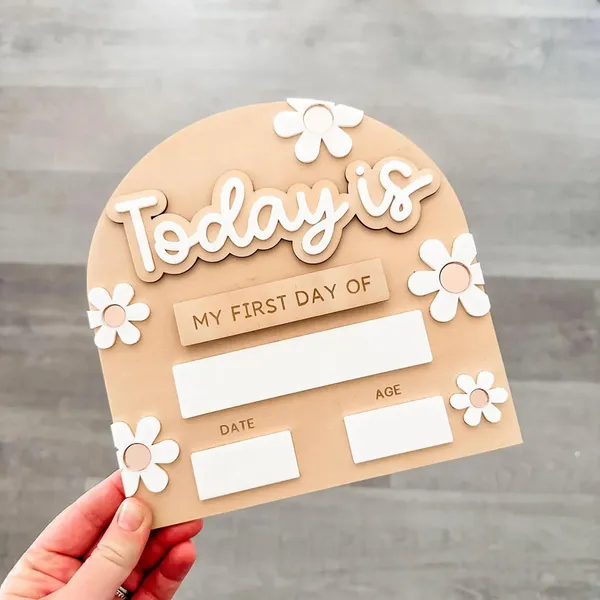 Beige_First_Day_School_Board_Reusable_Back_To_School_Photo_Prop_Personalized_First_Day_Of_School_Sign_Kids
