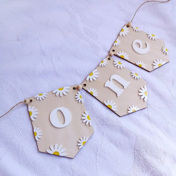 Beige_Wooden_Daisy_One_Banner_Baby