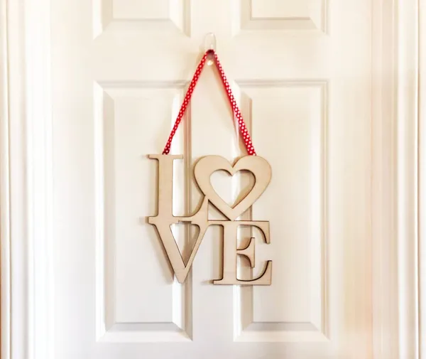 Beige_Wooden_Heart_Home_Decor