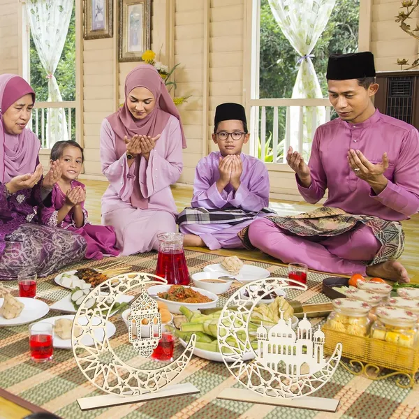 Beige_Wood_Ramadan_Decorations_Islamic_Eid_Mubarak_Kareem_Table_Sign_Moon_Hollow_Star_Ornament_Home_Decor